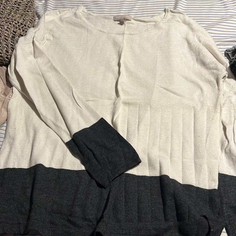 Lightweight casual sweater.
